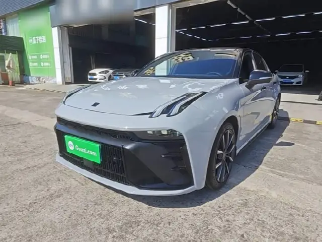 Lynk & Co 03 2023, 48 300 км
