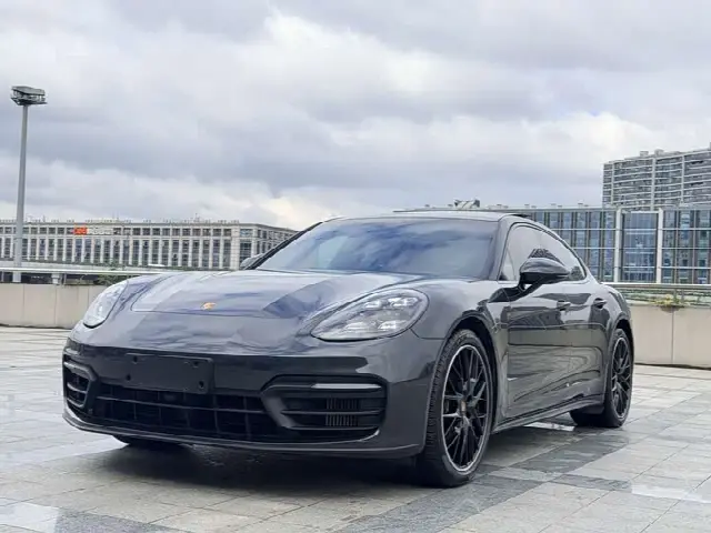 Porsche Panamera 2023, 53 000 км