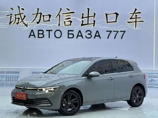 Volkswagen Golf 2023, 11 000 км