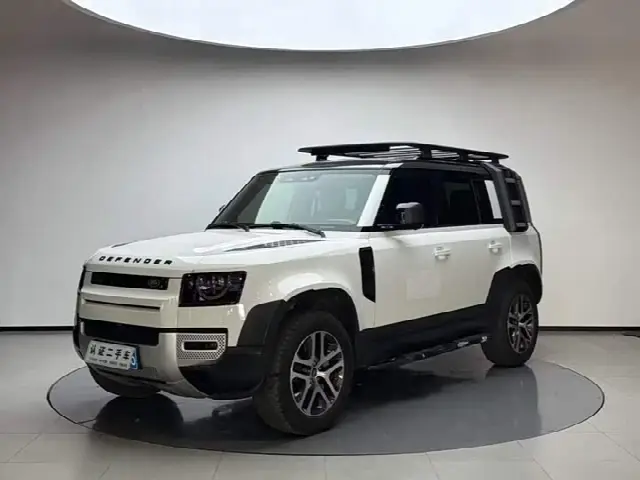 Land Rover Defender 2023, 40 000 км
