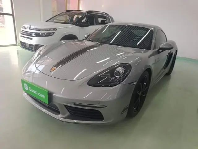 Porsche 718 2023, 4 400 км