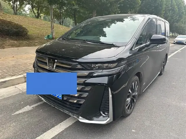 Toyota Vellfire 2024, 26 000 км