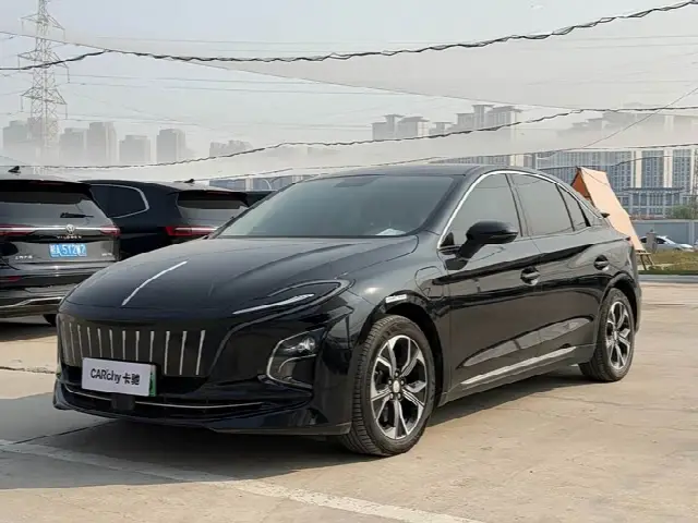 Hongqi E-QM5 2023, 13 000 км