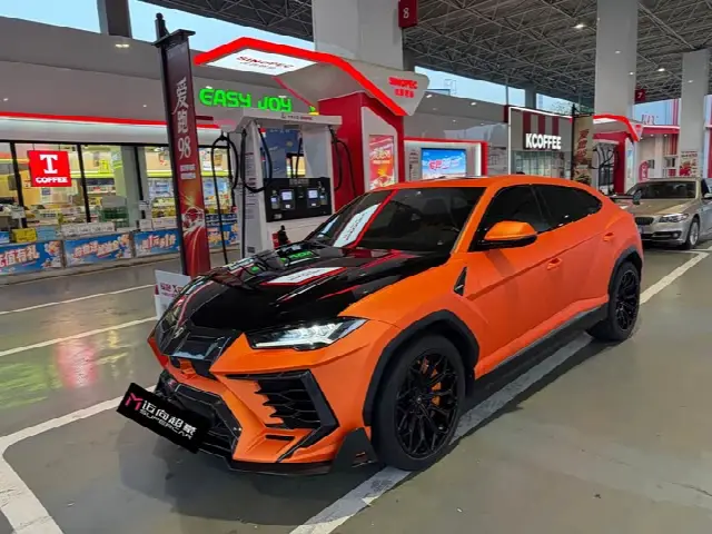 Lamborghini Urus 2021, 23 000 км