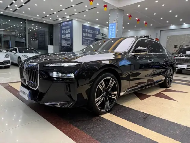 BMW 7 Series 2023, 9 000 км