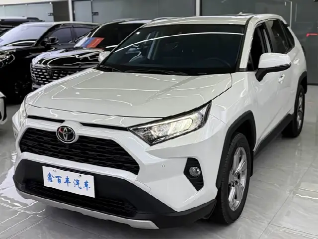 Toyota RAV4 2022, 16 000 км