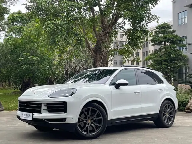 Porsche Cayenne 2024, 23 000 км