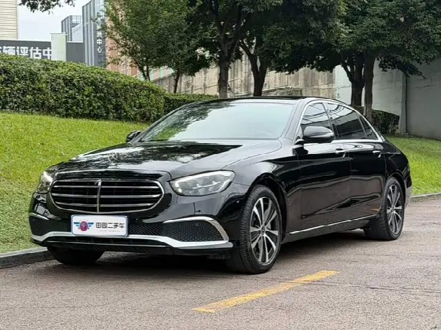 Mercedes-Benz E-Class Hybrid 2022, 37 000 км