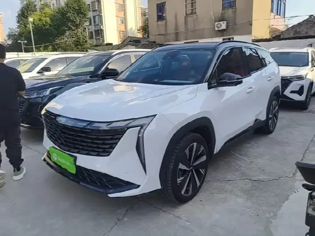 Geely Atlas L 2023, 65 000 км