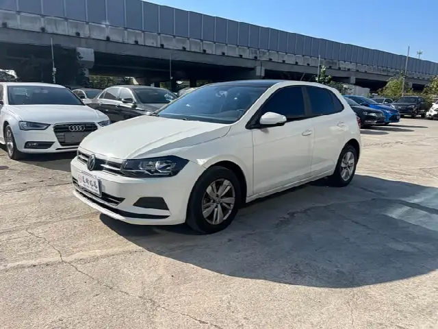 Volkswagen Polo 2021, 30 000 км
