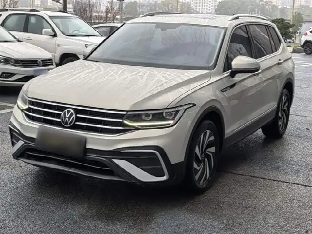 Volkswagen Tiguan L Pro 2022, 81 200 км