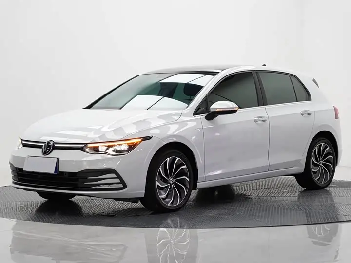 Volkswagen Golf 2021, арт. CN-1400949 — фото 1