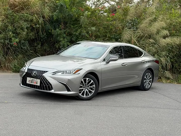 Lexus ES 2021, арт. CN-1960417 — фото 1