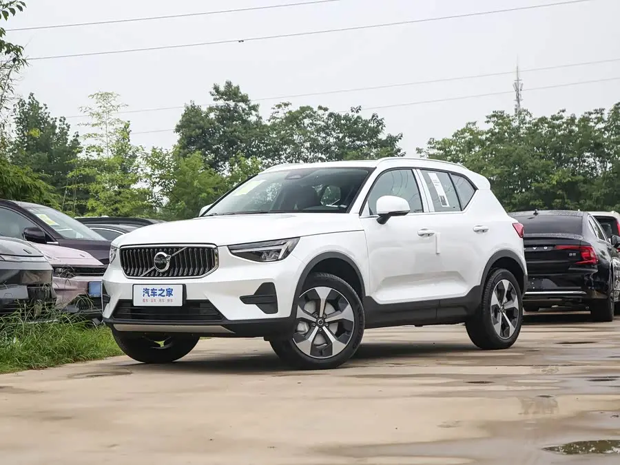Volvo XC40 2025, арт. CN-1964331 — фото 1