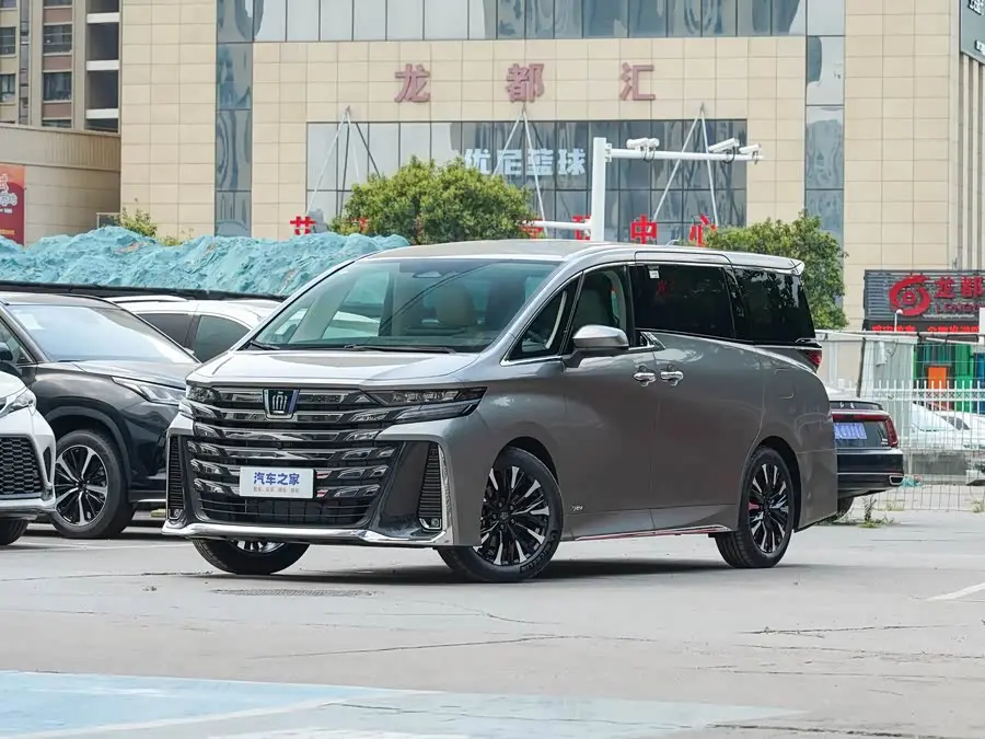 Toyota Vellfire 2024, арт. CN-1968239 — фото 1