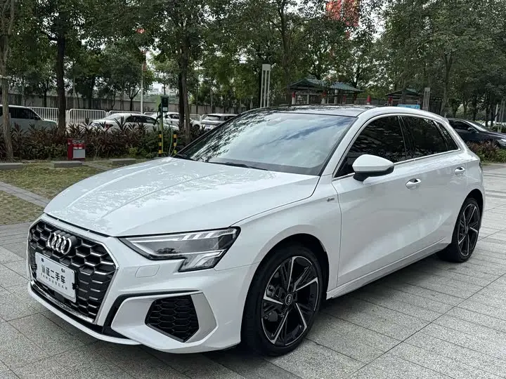 Audi A3 2024, арт. CN-2051893 — фото 1