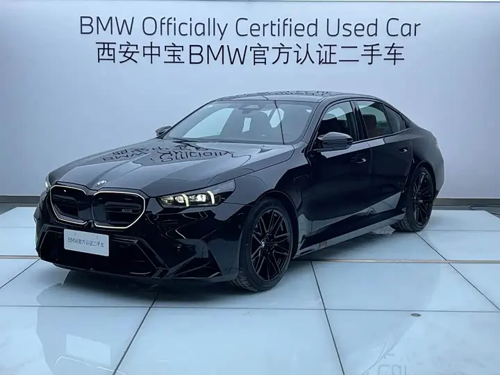 BMW M5 Hybrid 2025, арт. CN-2112709 — фото 1
