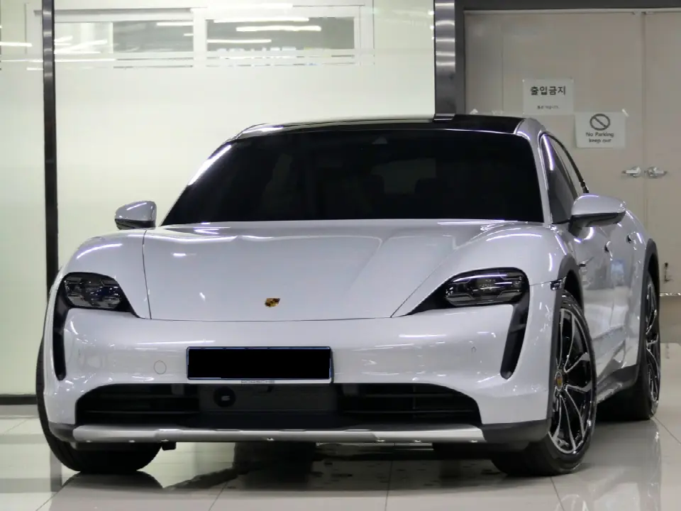Porsche Taycan 2020, арт. KR-2172209 — фото 1