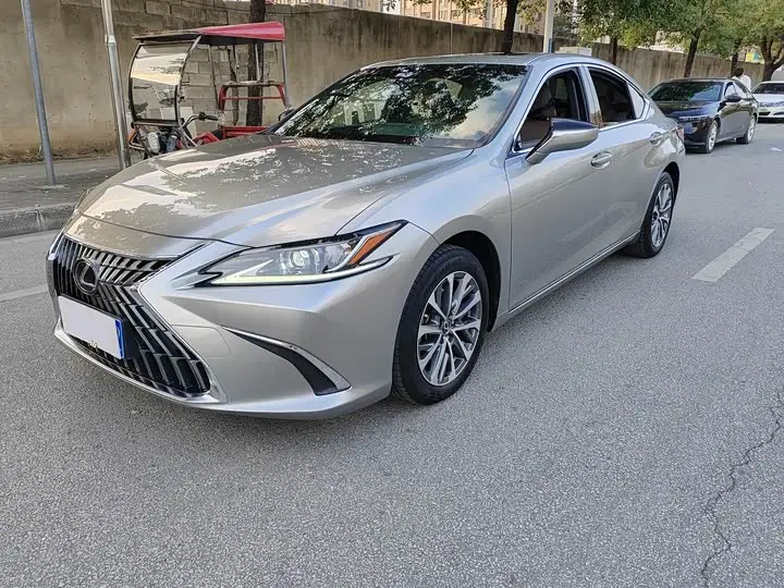 Lexus ES 2022, арт. CN-2230019 — фото 1