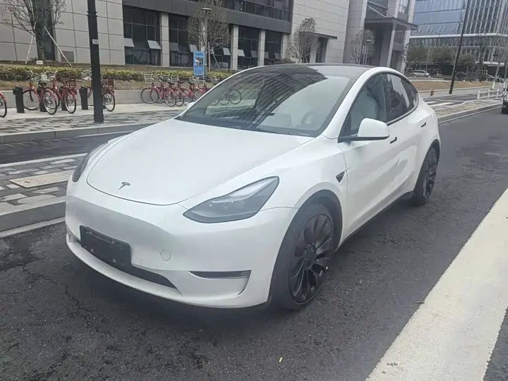 Tesla Model Y 2021, арт. CN-2323244 — фото 1