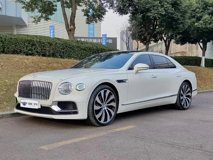 Bentley Flying Spur 2022, арт. CN-2337377 — фото 1
