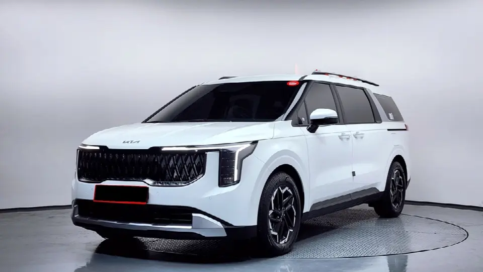 Kia Carnival 2023, арт. KR-2442892 — фото 1
