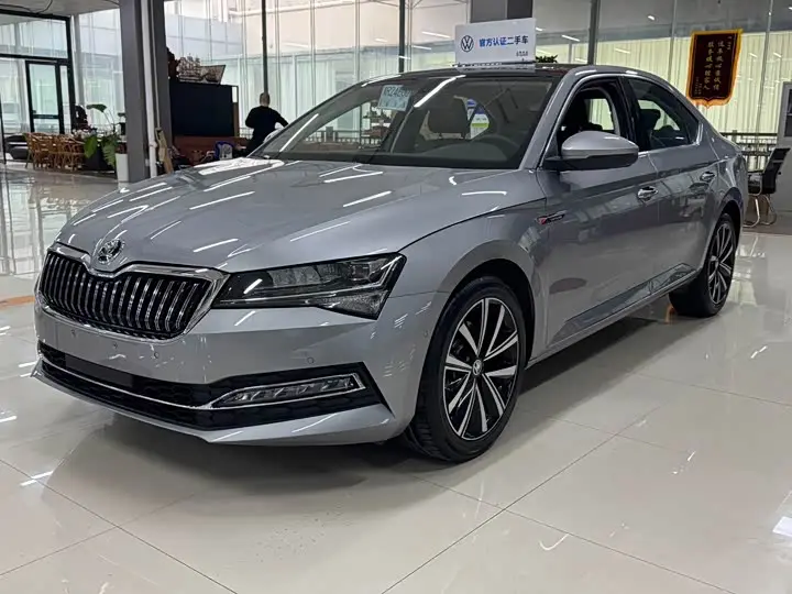 Skoda Superb 2025, арт. CN-2461305 — фото 1
