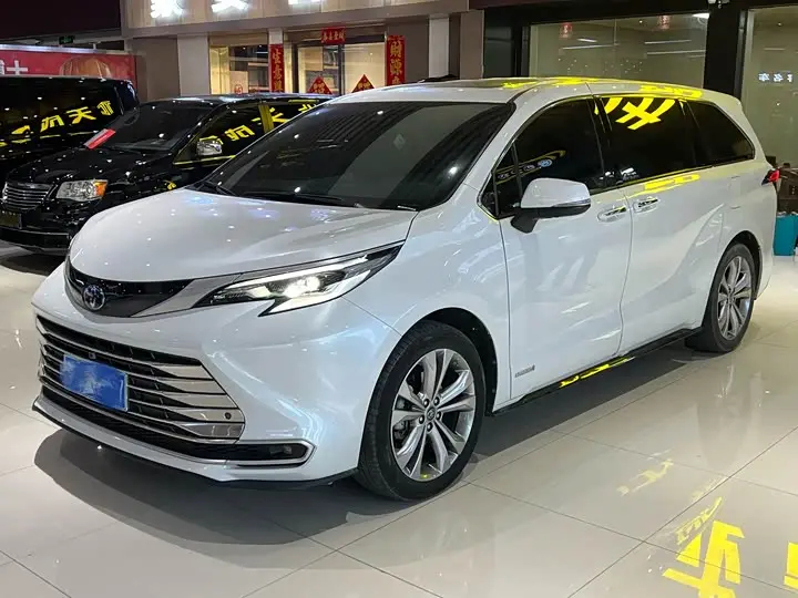 Toyota Sienna 2023, арт. CN-2480541 — фото 1
