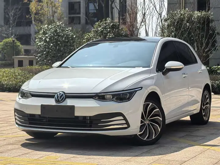 Volkswagen Golf 2023, арт. CN-2486021 — фото 1