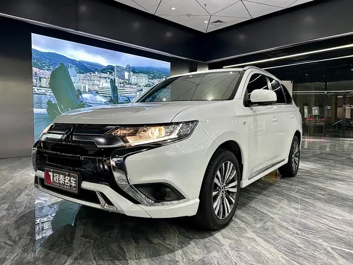 Mitsubishi Outlander 2021, арт. CN-2544084 — фото 1