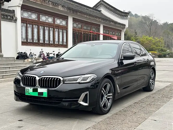 BMW 5 Series Hybrid 2022, арт. CN-2558359 — фото 1