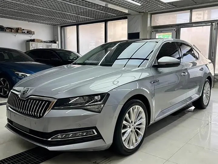 Skoda Superb 2023, арт. CN-2563712 — фото 1