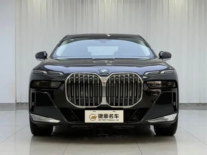 BMW 7 Series 2023, арт. CN-2565997 — фото 1