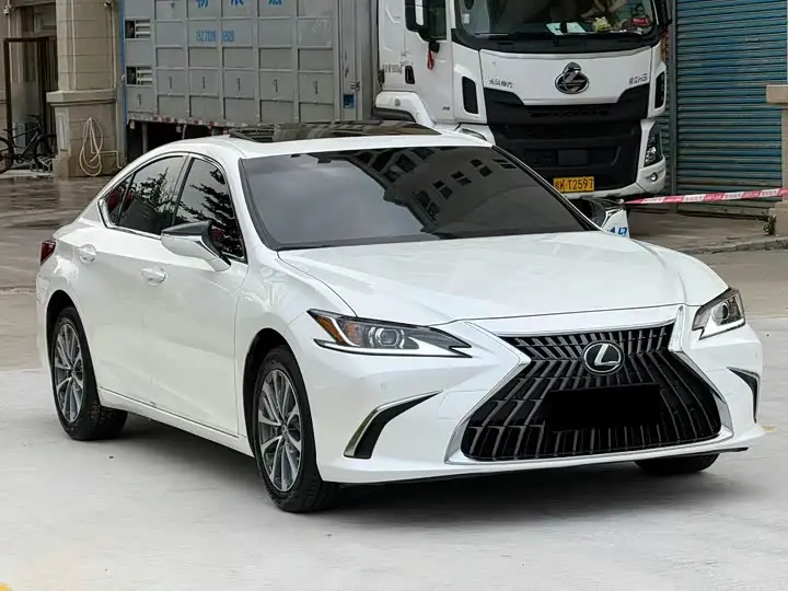 Lexus ES 2023, арт. CN-2620905 — фото 1