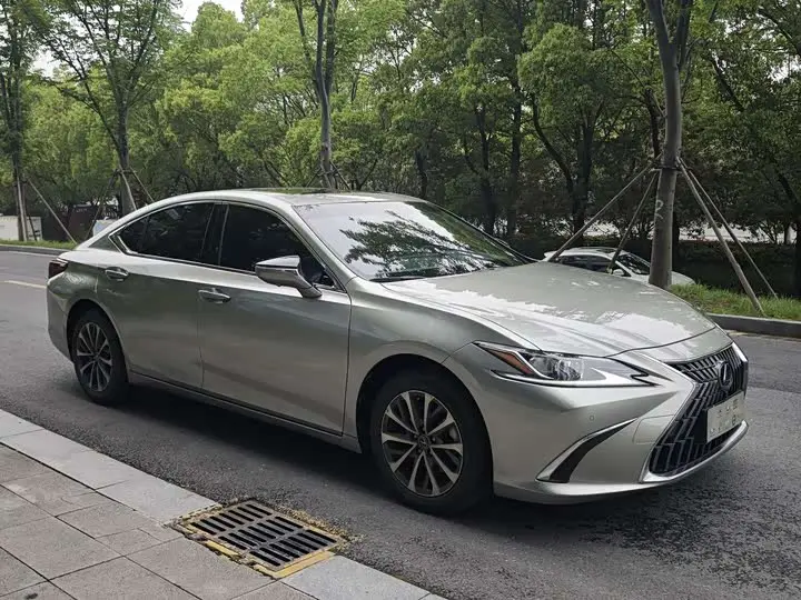 Lexus ES 2024, арт. CN-2635702 — фото 1