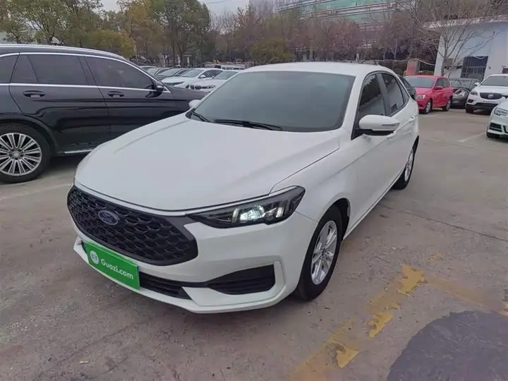 Ford Escort 2021, фото из объявления