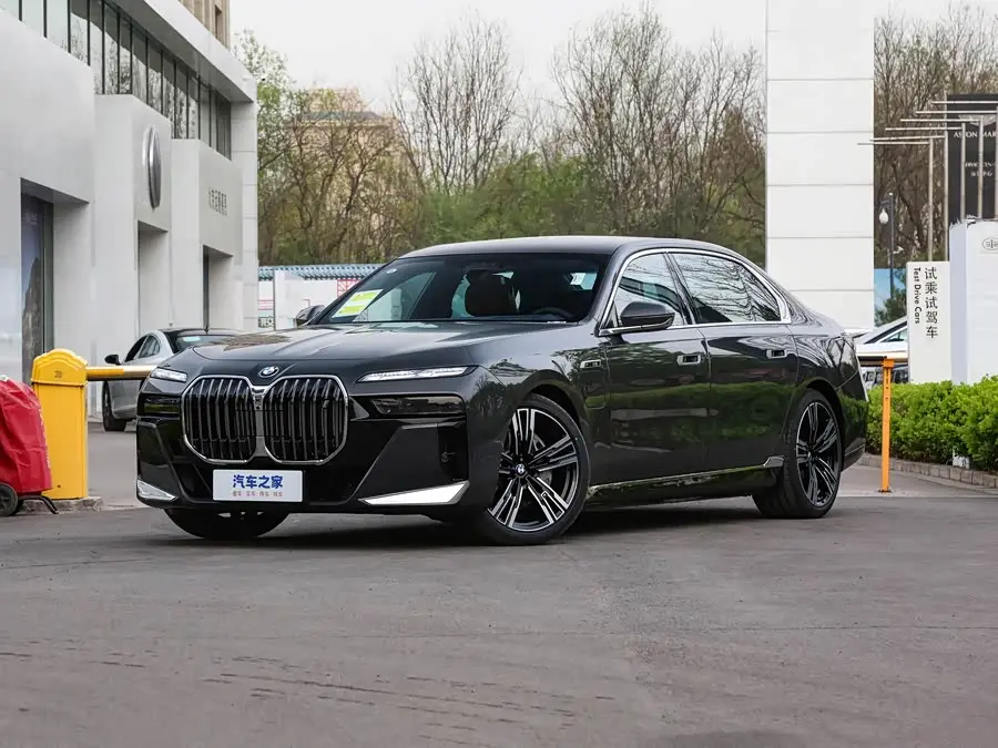 BMW i7 2026, арт. CN-2692439 — фото 1