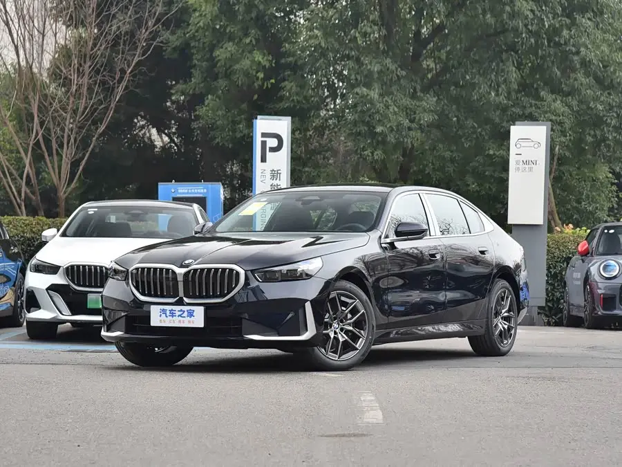 BMW 5 Series 2026, арт. CN-2693834 — фото 1