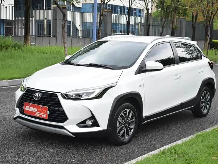 Toyota Yaris L Hatchback 2022, арт. CN-2702423 — фото 1