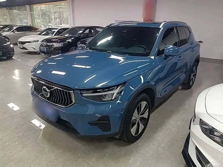Volvo XC40 2023, арт. CN-2703224 — фото 1
