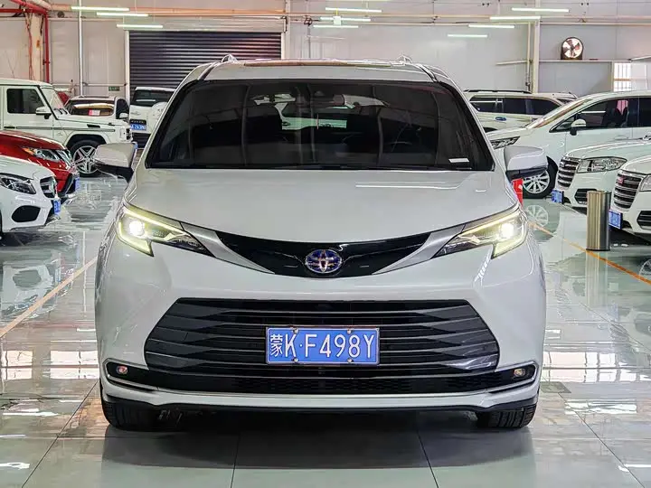 Toyota Sienna 2023, арт. CN-2708112 — фото 1