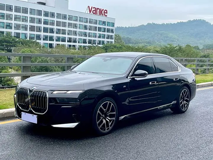 BMW 7 Series 2023, арт. CN-2714923 — фото 1