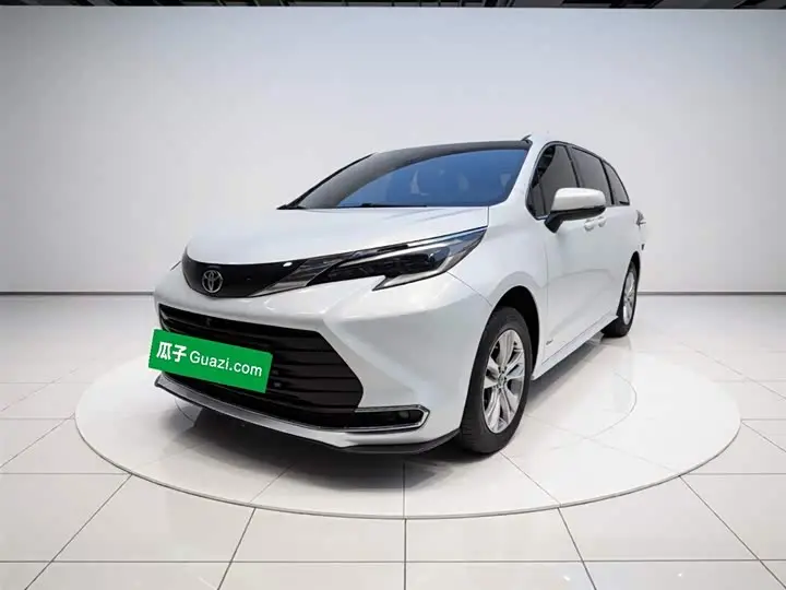 Toyota Sienna 2024, арт. CN-2715609 — фото 1