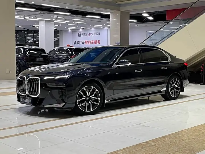 BMW 7 Series 2023, арт. CN-2799990 — фото 1