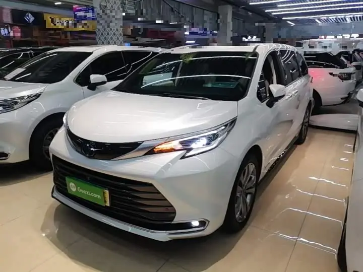Toyota Sienna 2023, арт. CN-2818604 — фото 1