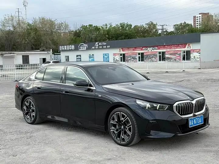 BMW 5 Series 2025, арт. CN-2832992 — фото 1