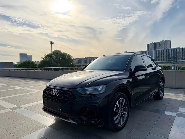 Audi Q5L 2023, арт. CN-2836602 — фото 1