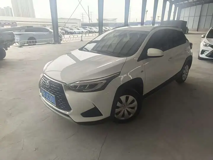 Toyota Yaris L Hatchback 2022, арт. CN-2847536 — фото 1