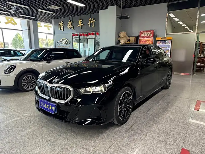 BMW 5 Series 2025, арт. CN-2870600 — фото 1