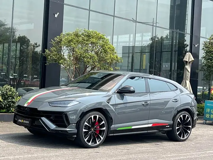 Lamborghini Urus 2023, арт. CN-2874032 — фото 1